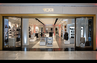 TUMI INAUGURA SU NUEVA TIENDA EN GALERÍA CANALEJAS TUMI INAUGURA SU NUEVA TIENDA EN GALERÍA CANALEJAS