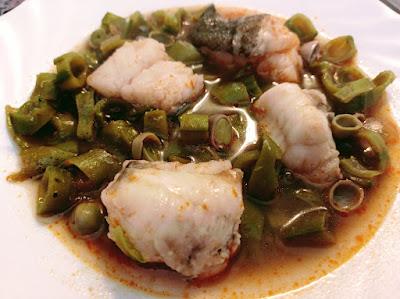 Habas con vaina y bacalao (2 recetas).