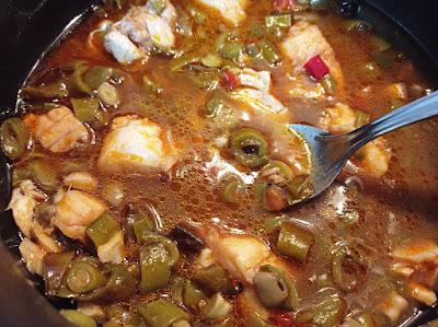 Habas guisadas con merluza