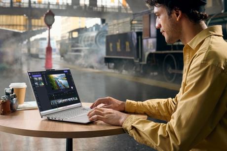 ASUS Vivobook S 15_Scenario photo_09 Medium