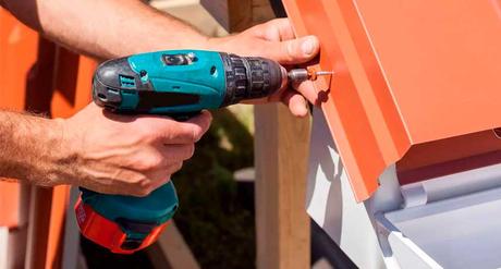 Riesgos de la reparacion de tejados por cuenta propia Riesgos de la reparacion de tejados por cuenta propia