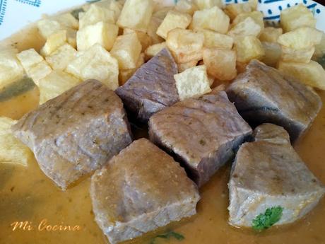 TACOS DE ATÚN ROJO A LA ROTEÑA CON COMINO. TACOS DE ATÚN ROJO A LA ROTEÑA CON COMINO.