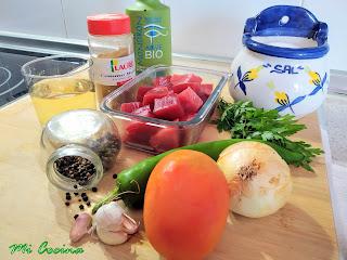 TACOS DE ATÚN ROJO A LA ROTEÑA CON COMINO. TACOS DE ATÚN ROJO A LA ROTEÑA CON COMINO.