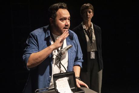 GAM: Obra propone buscar a su protagonista no-mirar_186