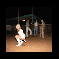 Amyl and The Sniffers estrenan U Should Not Be Doing That