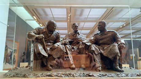 BIELORRUSIA: UNA NOCHE EN LA ÓPERA BOLSHOI DE MINSK