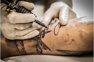 Encuentran una asociación entre los tatuajes y el linfoma