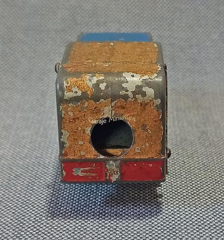 Dennis Tippax, un camión recolector de basura de Matchbox Dennis Tippax, un camión recolector de basura de Matchbox