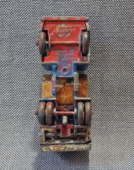 Dennis Tippax, un camión recolector de basura de Matchbox Dennis Tippax, un camión recolector de basura de Matchbox