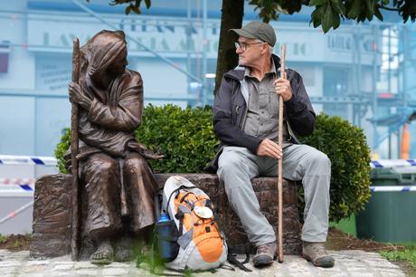 Un ángel en el Camino de Santiago ( arte)