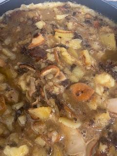 TORTILLA DE PATATAS DE CEPS, BUTIFARRA NEGRA , QUESO Y TRUFA