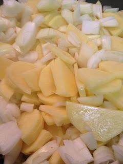 TORTILLA DE PATATAS DE CEPS, BUTIFARRA NEGRA , QUESO Y TRUFA