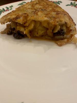 TORTILLA DE PATATAS DE CEPS, BUTIFARRA NEGRA , QUESO Y TRUFA