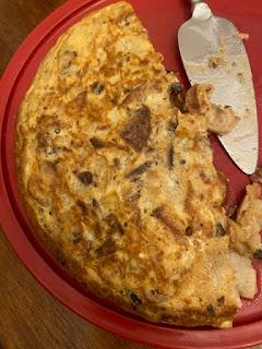 TORTILLA DE PATATAS DE CEPS, BUTIFARRA NEGRA , QUESO Y TRUFA