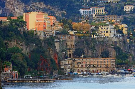 10 destinos más asombrosos en el sur de Italia (con mapa) Sorrento