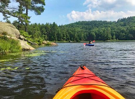 10 mejores lagos en New Hampshire Kayak en el lago Pawtuckaway