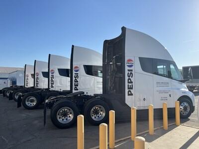 PepsiCo operará con 50 camiones Tesla Semi Clase 8 y 75 Ford E-Transit para expandir su flota eléctrica PepsiCo operará con 50 camiones Tesla Semi Clase 8 y 75 Ford E-Transit para expandir su flota eléctrica