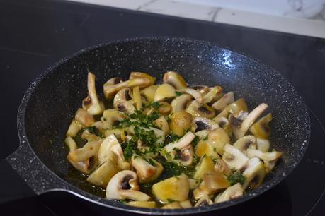 Cachopo con patatas y champiñones