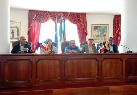 Una rosa blanca en honor a José Martí...