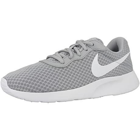 NIKE Tanjun, Zapatillas de Gimnasia Mujer, Wolf Grey White Barely Volt Bl, 38 EU