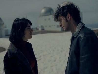 Segundo Premio; Amistad y música en autodestrucción