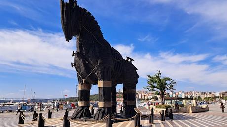 TURQUÍA: EL CABALLO DE TROYA