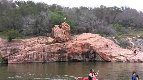 Pozo de agua del diablo, al oeste de Burnet
