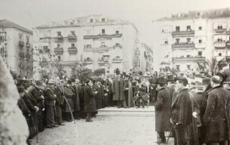 1911: Inauguración del monumento a Pereda