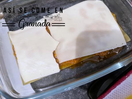 Lasaña de mejillones en escabeche