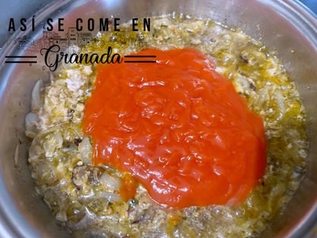 Lasaña de mejillones en escabeche