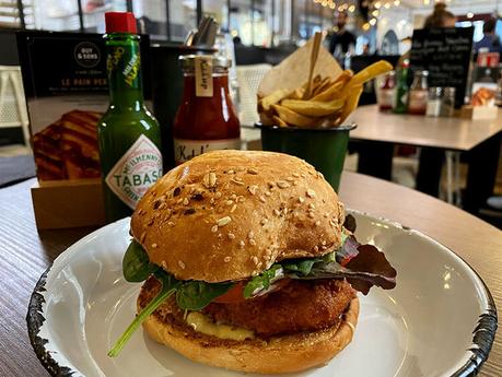 La hamburguesa de pollo Chiki Churri en Guy&Sons en Burdeos