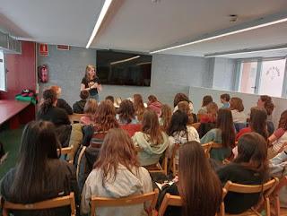 Disfressa al teu llibre a la Biblioteca Sofia Barat