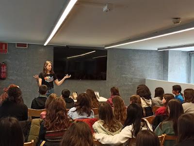 Disfressa al teu llibre a la Biblioteca Sofia Barat