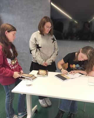 Disfressa al teu llibre a la Biblioteca Sofia Barat