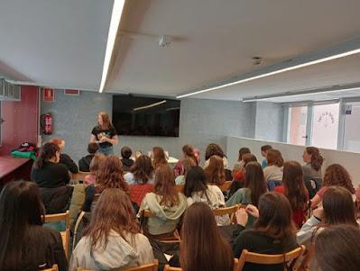 Disfressa al teu llibre a la Biblioteca Sofia Barat