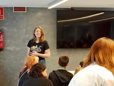 Disfressa al teu llibre a la Biblioteca Sofia Barat