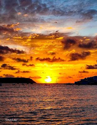 Marcha histórica en Mallorca por el derecho a la vivienda y contra la masificación turística… En Eivissa, más de 1.000 personas viven en caravanas y, en Menorca, “qui estima l’il-la no la destrueix”.