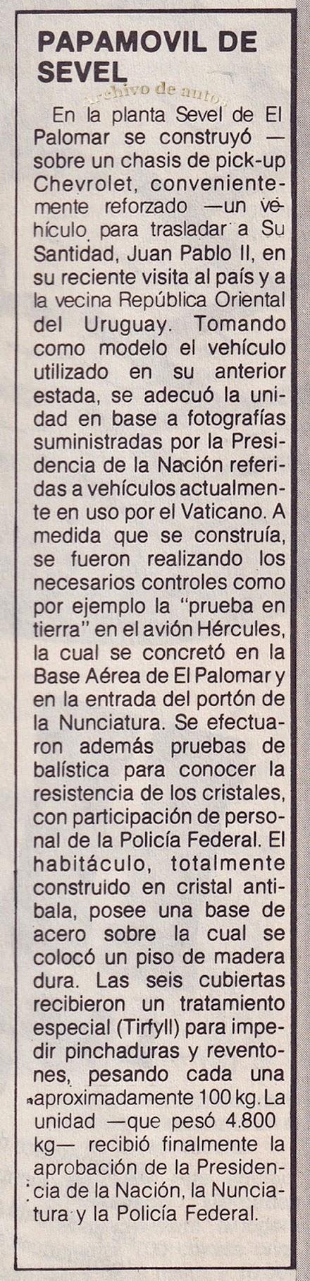 Papamóvil Renault Trafic del año 1987 del Museo de la Industria