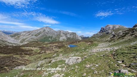 Pequeña laguna sobre los Puertos de Covalancha