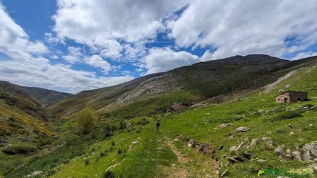 Pista junto al Refugio Bustusil