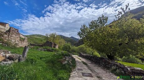 Saliendo de La Cueta hacia Peña Orniz