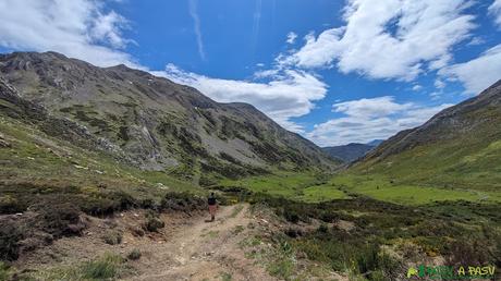 Bajando a la Cueta desde la Majada Covalancha