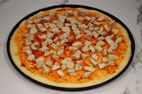 Pizza de pollo y calabacín
