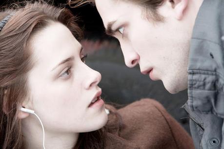 CRÍTICA CREPÚSCULO (2008), POR ALBERT GRAELLS CRÍTICA CREPÚSCULO (2008), POR ALBERT GRAELLS