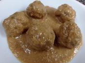 Albóndigas salsa almendra