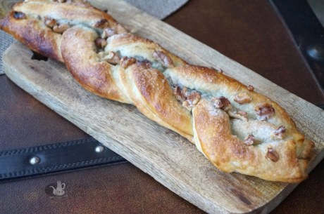 Trenza de hojaldre con chocolate Trenza de hojaldre con chocolate