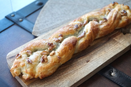 Trenza de hojaldre con chocolate Trenza de hojaldre con chocolate