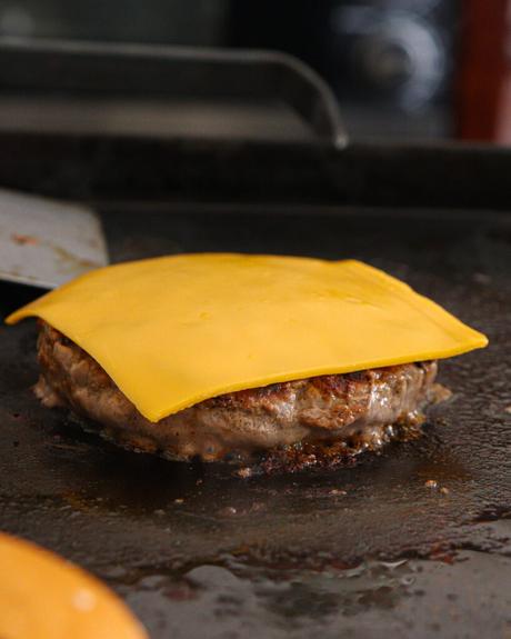 Hamburguesa Casera Clásica carne con cheddar