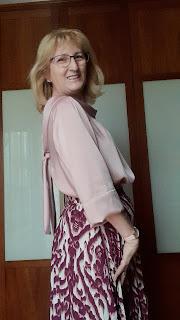 SOÑABA CON ESTA BLUSA........