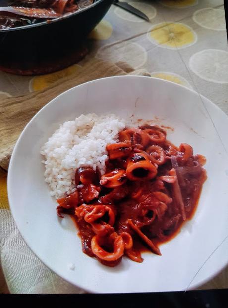 CALAMARES EN SALSA AMERICANA